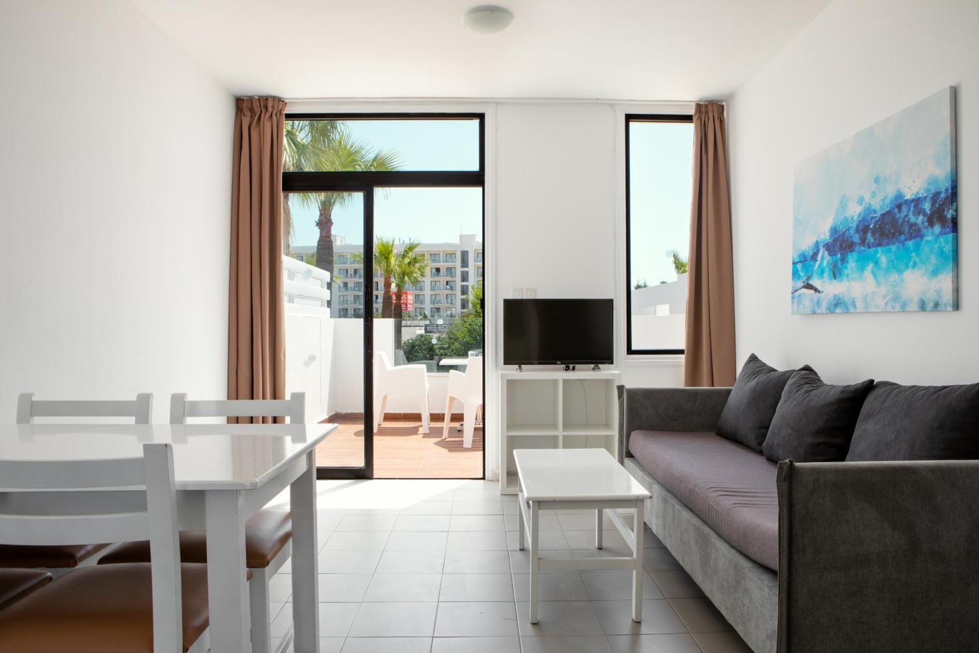 Lantiana Napa Aparthotel Айя-Напа Екстер'єр фото