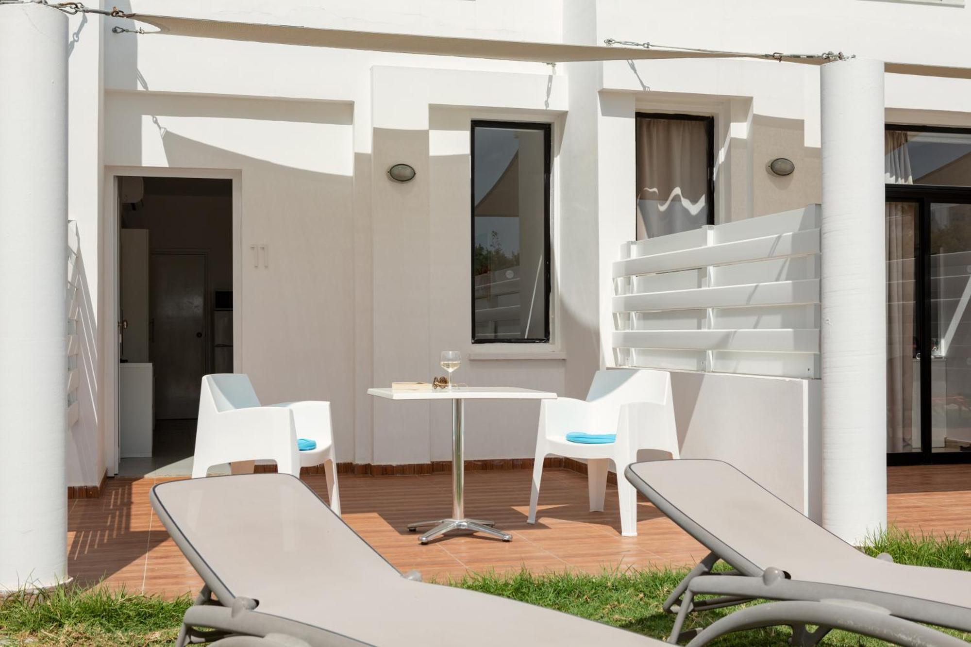 Lantiana Napa Aparthotel Айя-Напа Екстер'єр фото