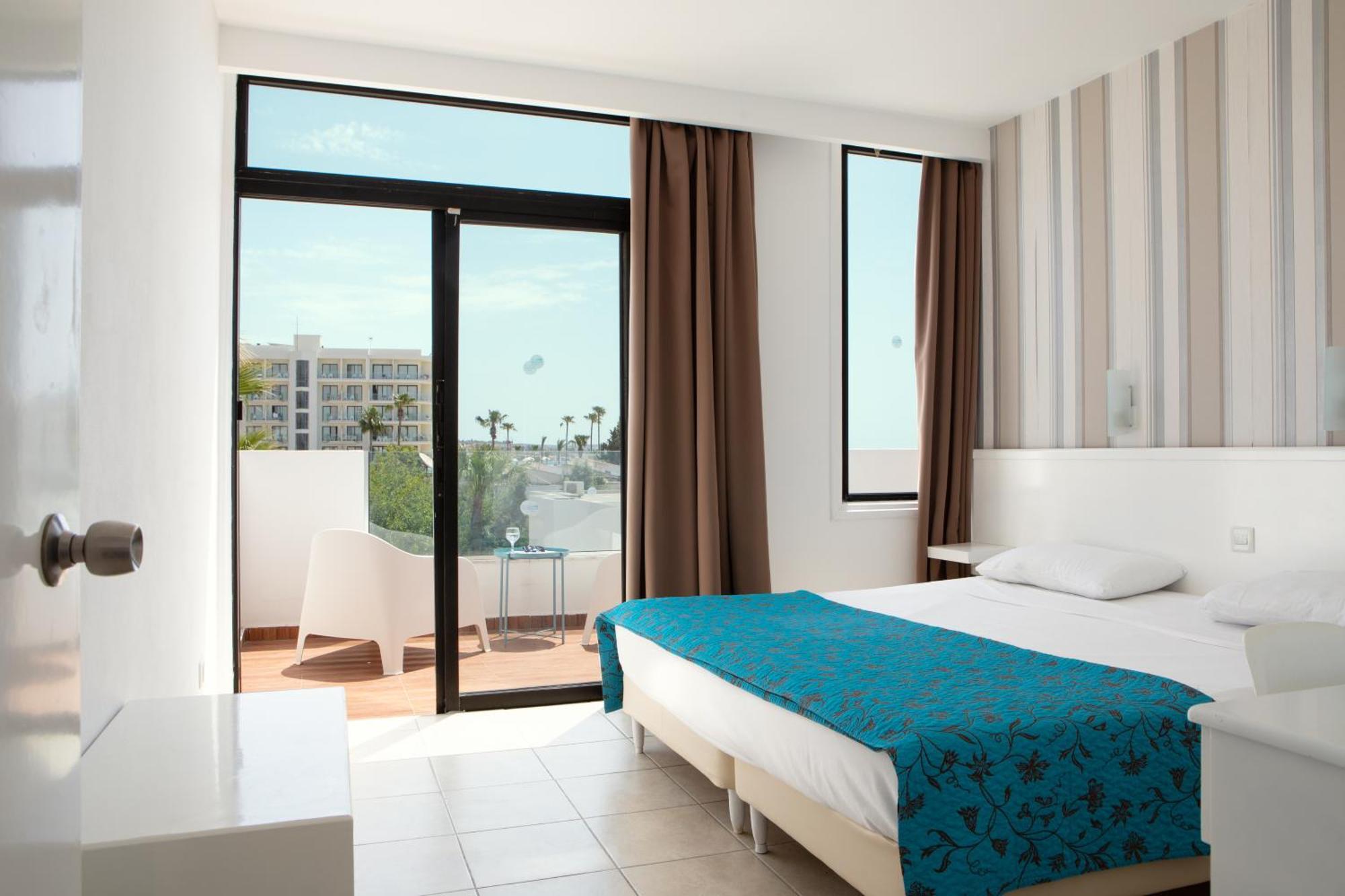 Lantiana Napa Aparthotel Айя-Напа Екстер'єр фото